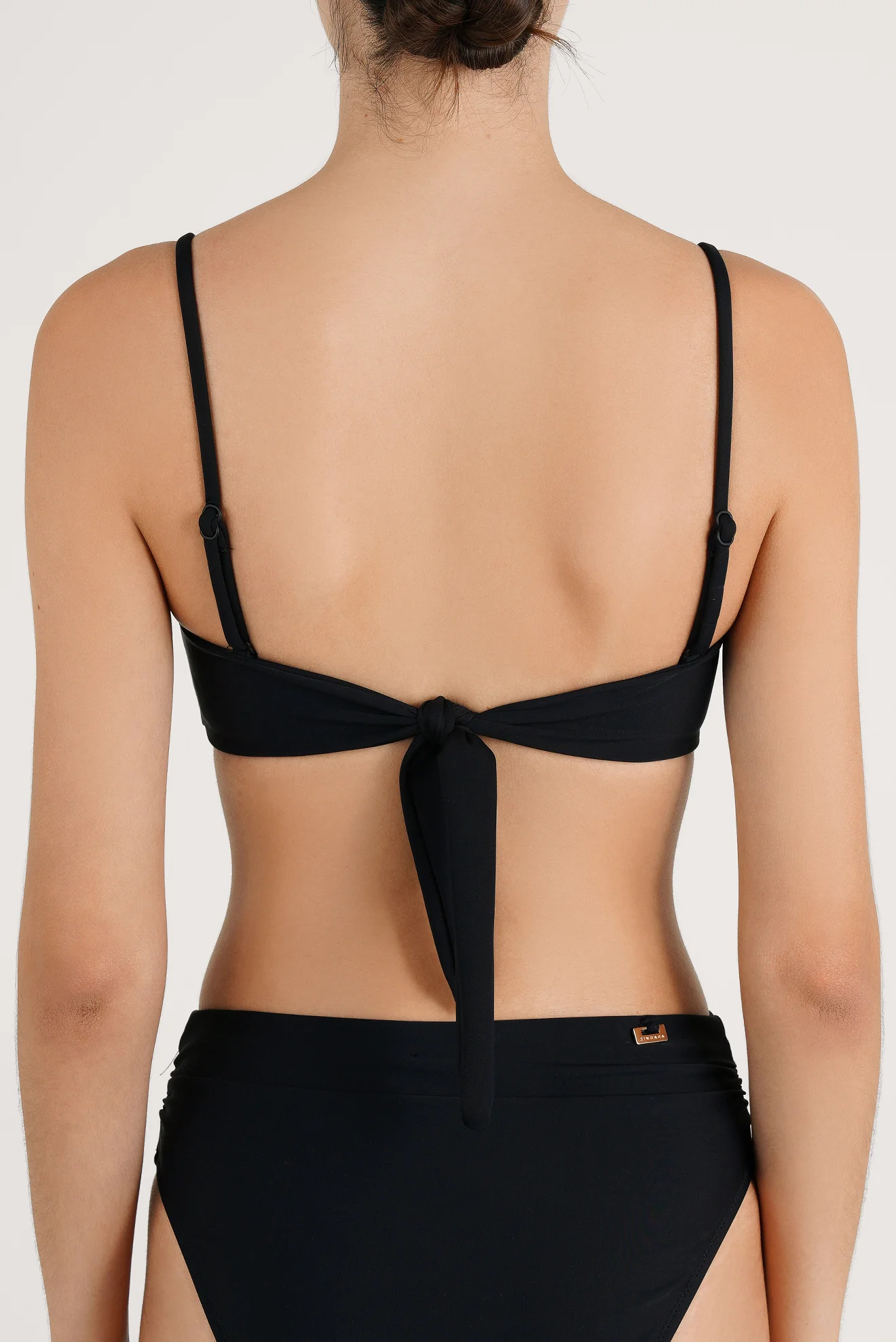 Top Bandeau U Volado Negro - Image 3